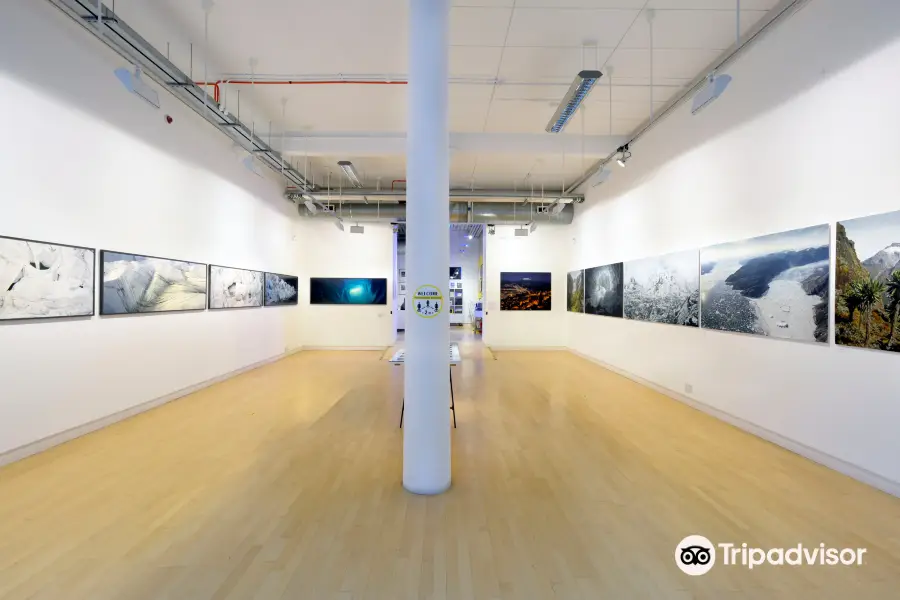 Street Level Photoworks - a Centre for Photography, Participation and Production