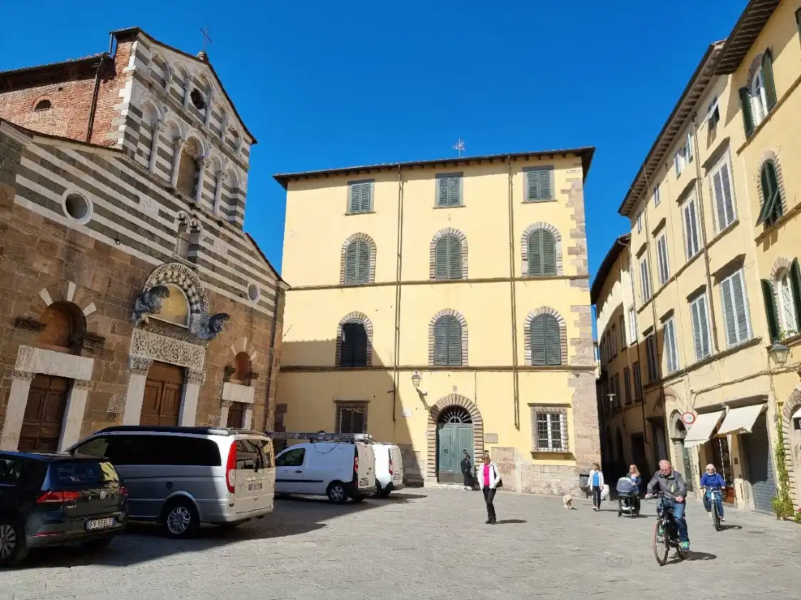 Piazza San Giusto 주변 호텔