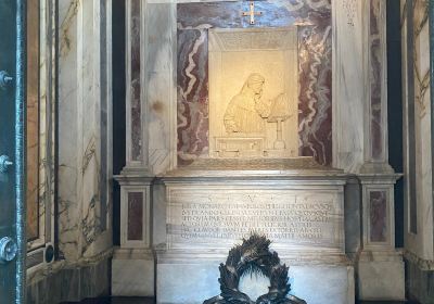 Dante's tomb and Quadrarco of Braccioforte