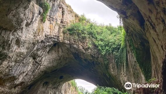 Devetashka Cave
