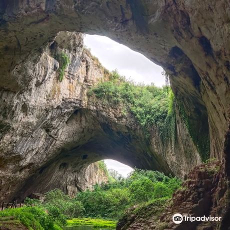 Devetashka Cave