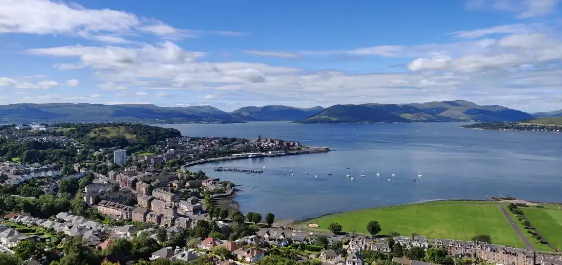 Hotels near Lyle Hill Viewpoint