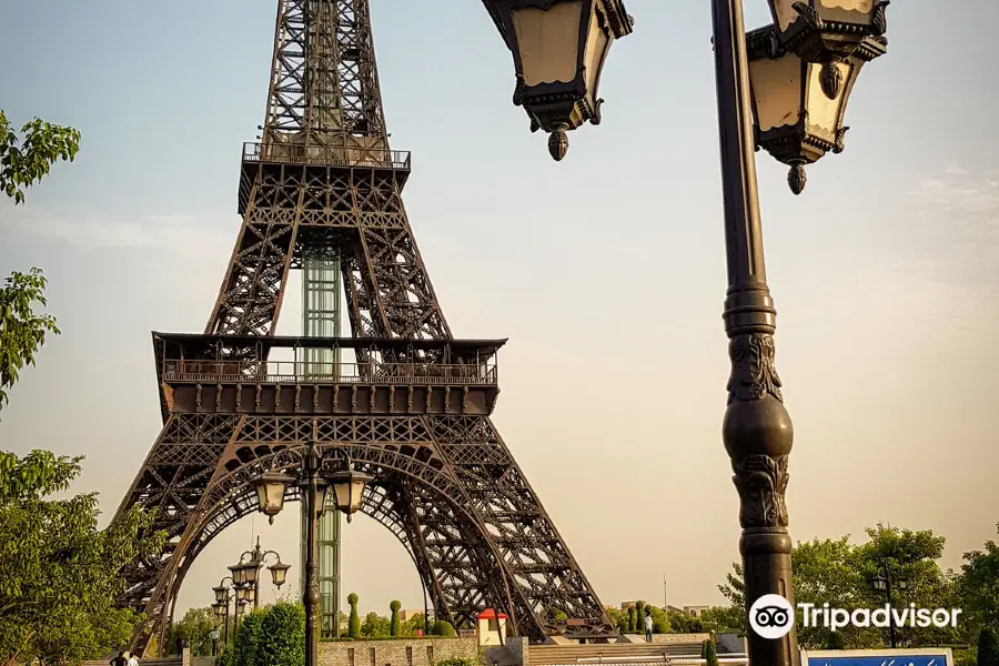 Eiffel Tower Bahria Town Lahore