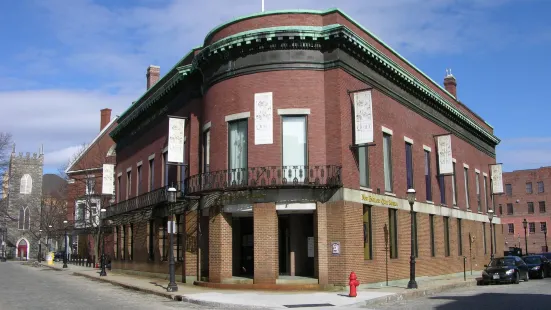 The New England Quilt Museum