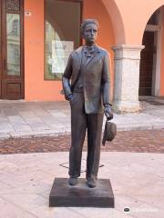 Carlo Michelstaedter Statue