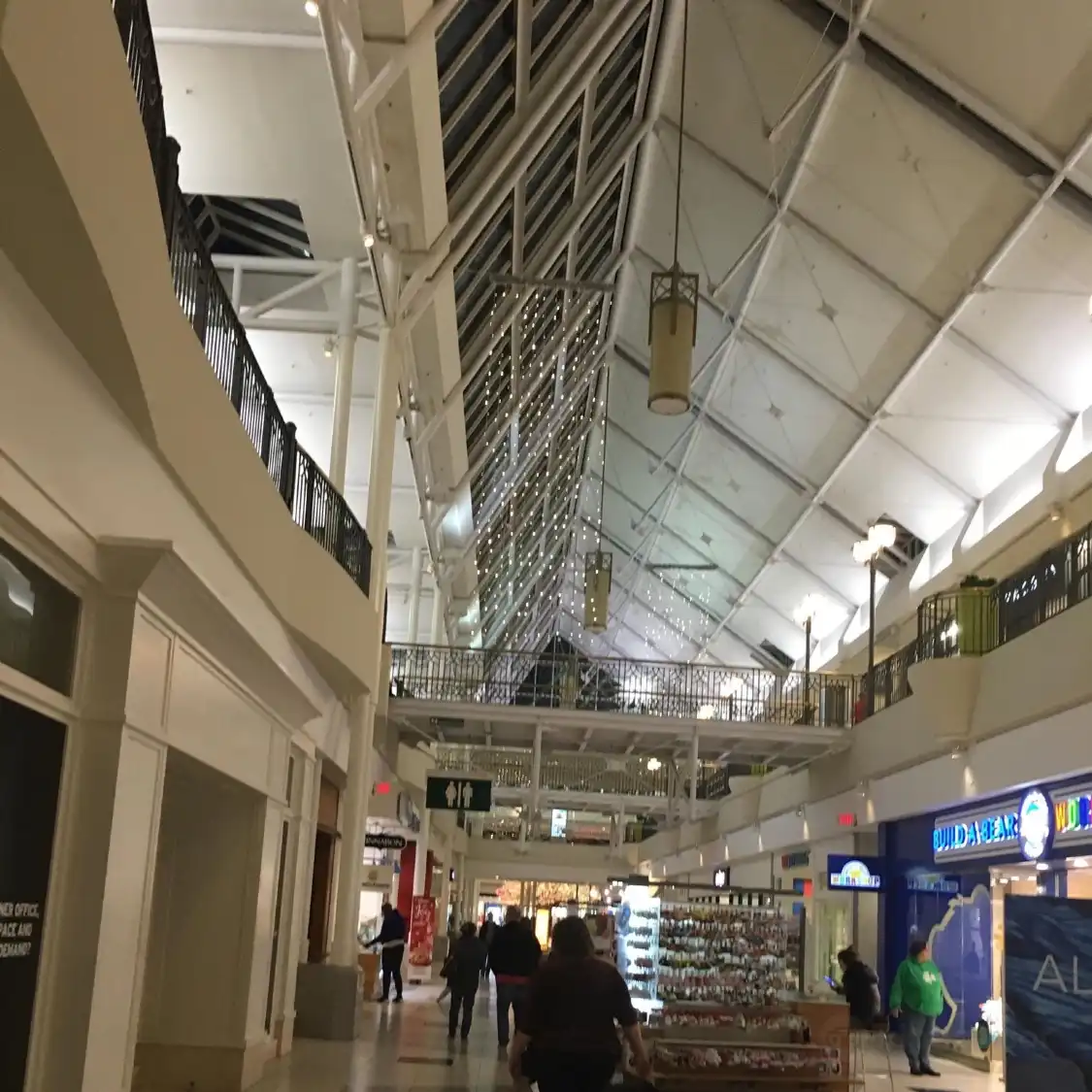 Hoteles cerca de North Point Mall