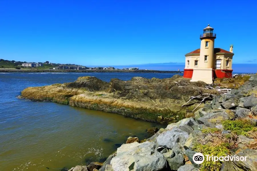 Faro del Río Coquille