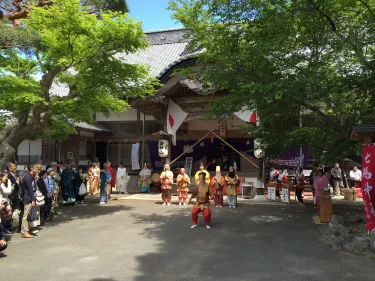 金華山黄金山神社