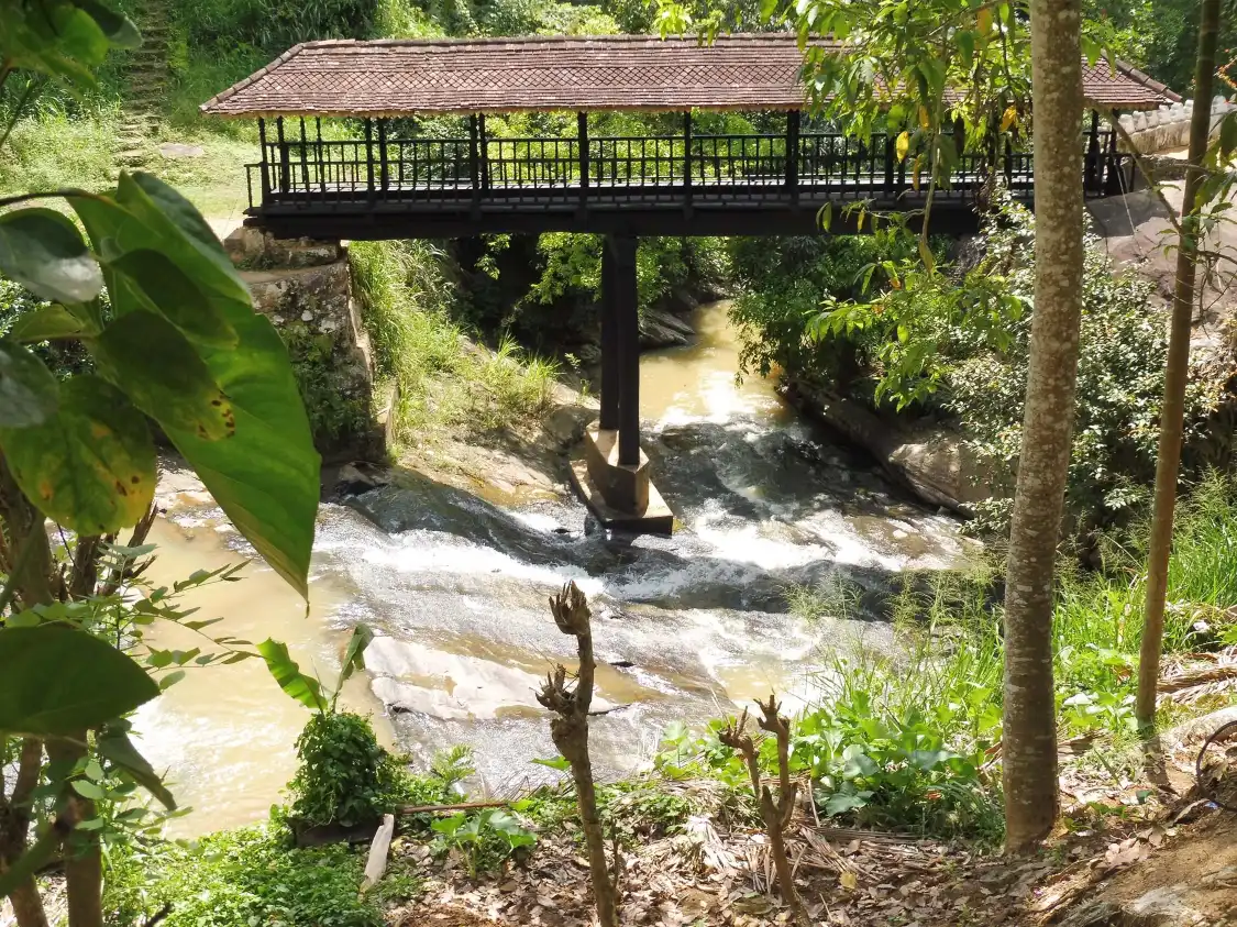 Hotels near Bogoda Old Wooden Bridge