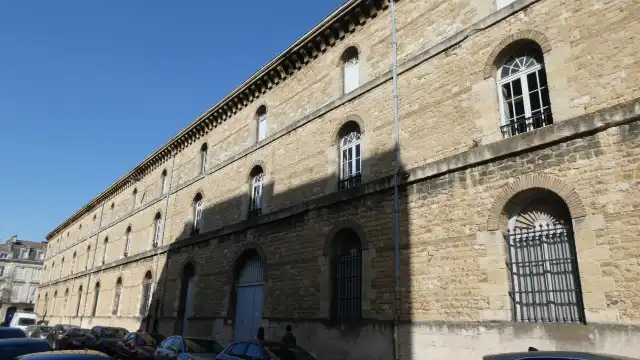 鄰近CAPC 波爾多當代藝術博物館的酒店