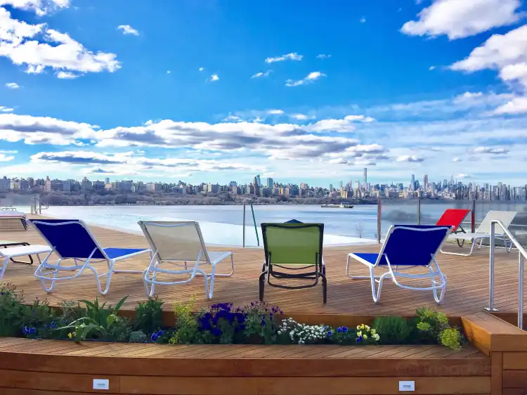 Hotels in Edgewater