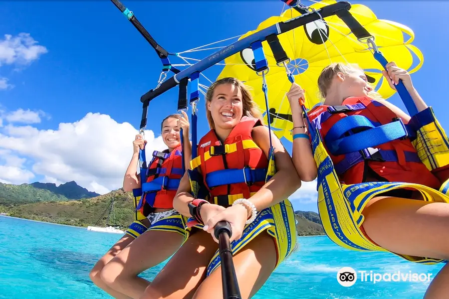 Moorea Parasailing