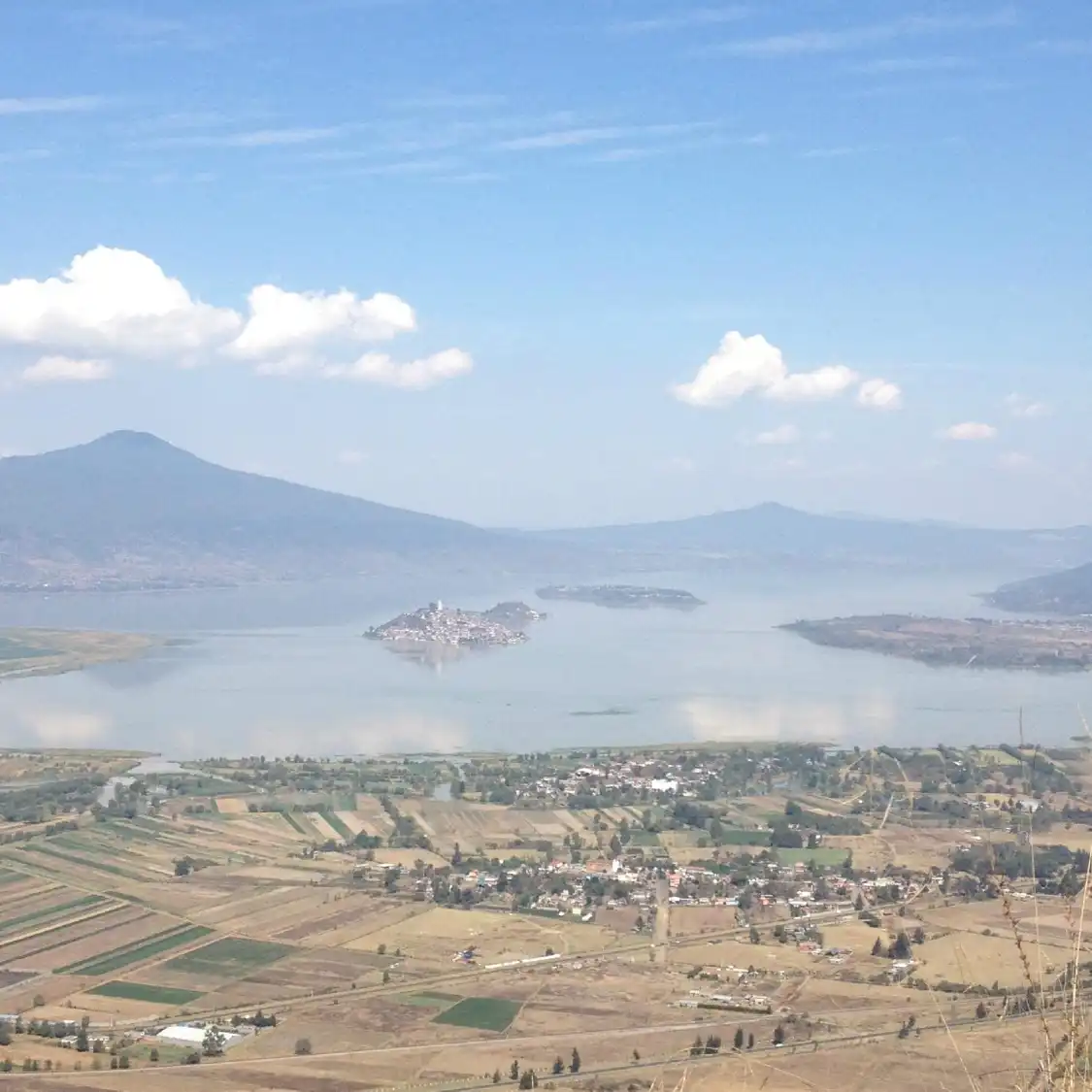 Hotels near The Stirrup Volcano (Volcan del Estribo Grande)