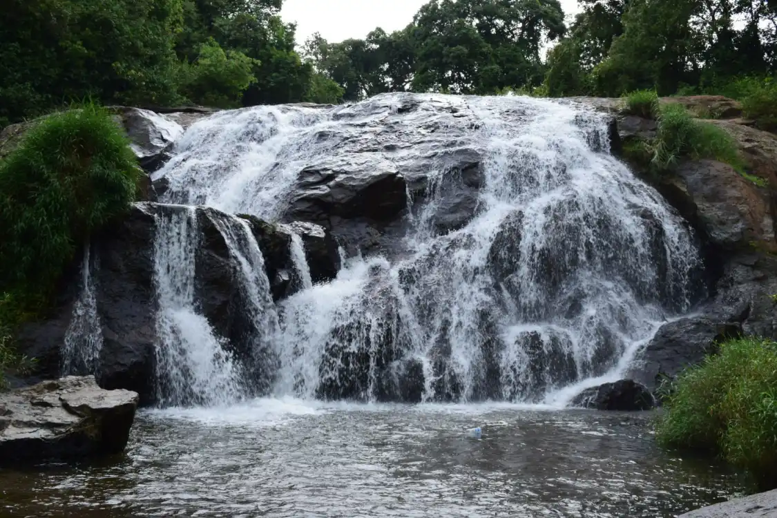 Hotels near Catherine Falls