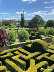 Hampton Court Castle and Gardens