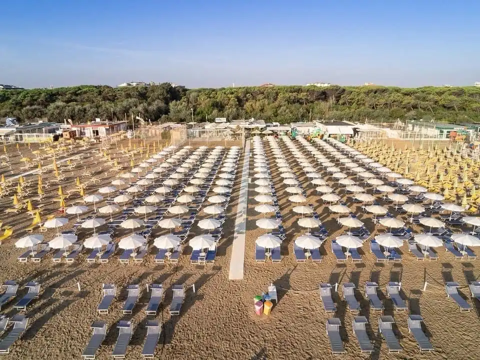 Hotels near Bagno Jolly 79
