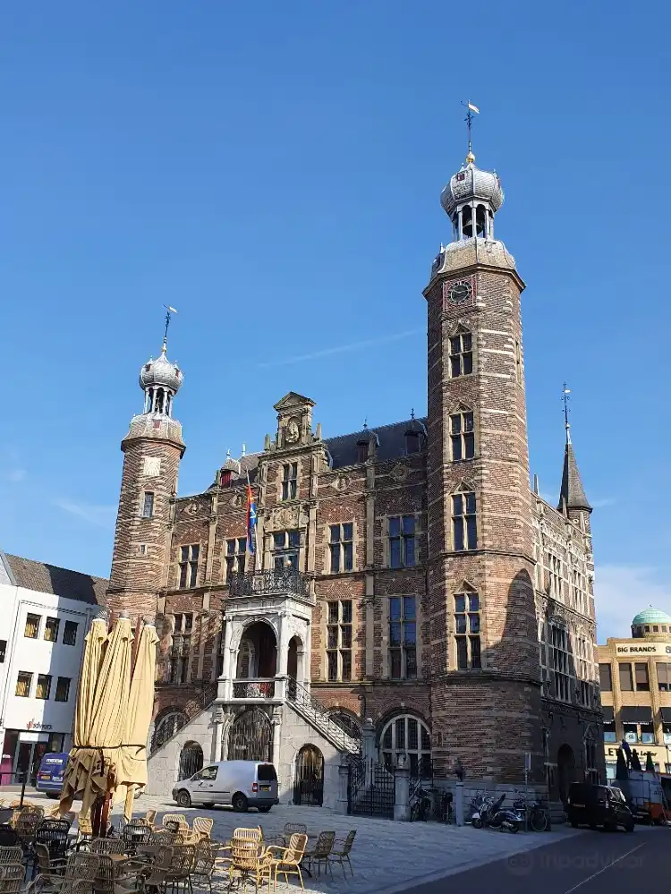 Các khách sạn gần Stadhuis