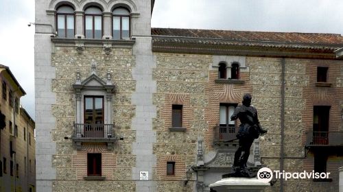 Statue of Don Álvaro de Bazán