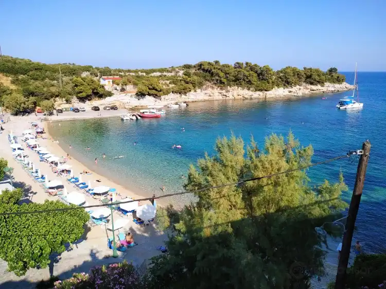 Hotels in Votsi