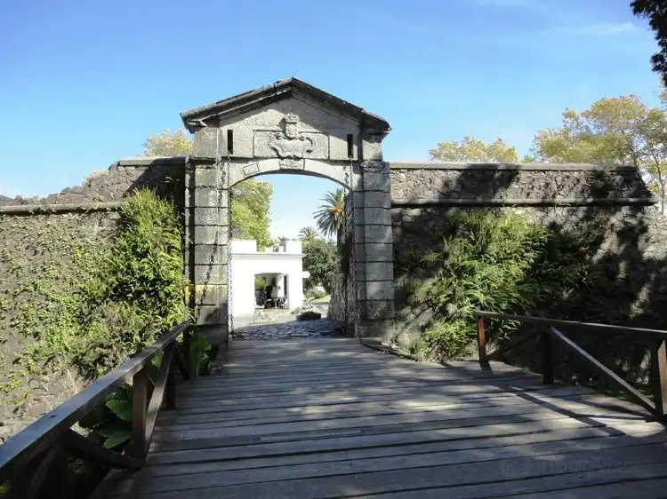 Hotels near Puerta de la Ciudadela