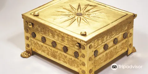 費爾吉納十三陵及博物館