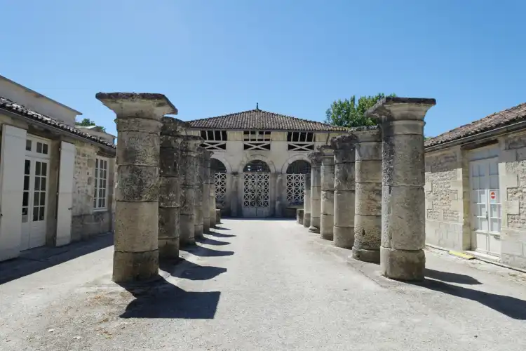 Hotels near Museum D'archeologie