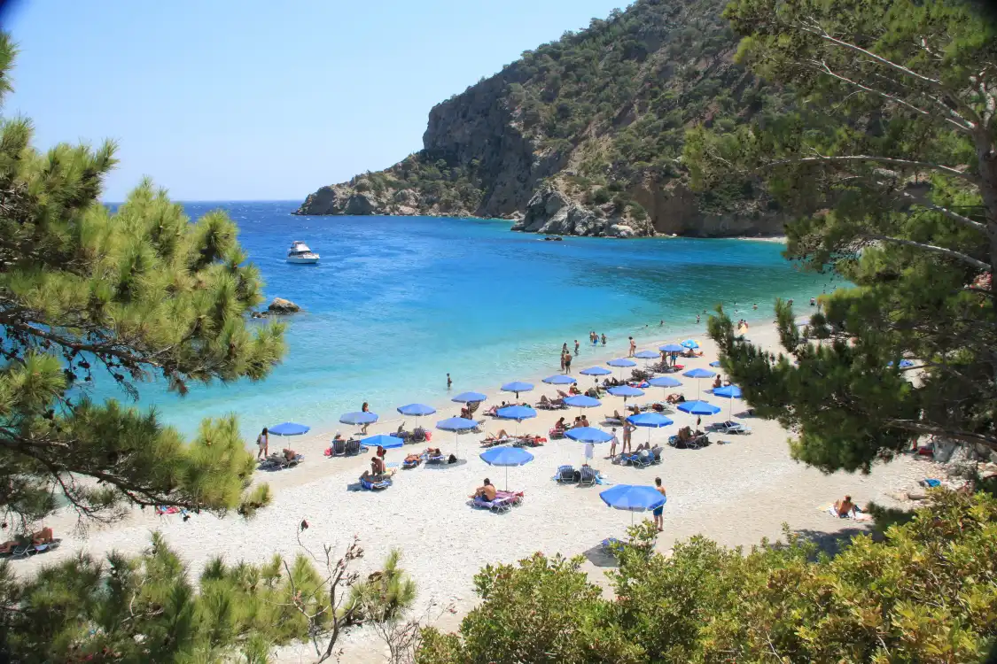 Hotels near Apella Beach