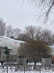 Памятник-самолет ТУ-16