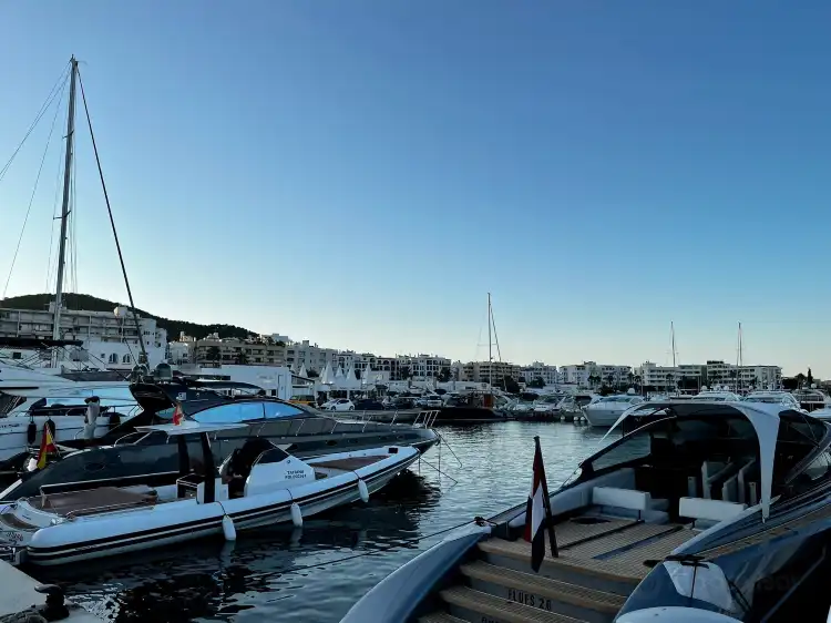 Hôtels à proximité de : Marina Santa Eulalia
