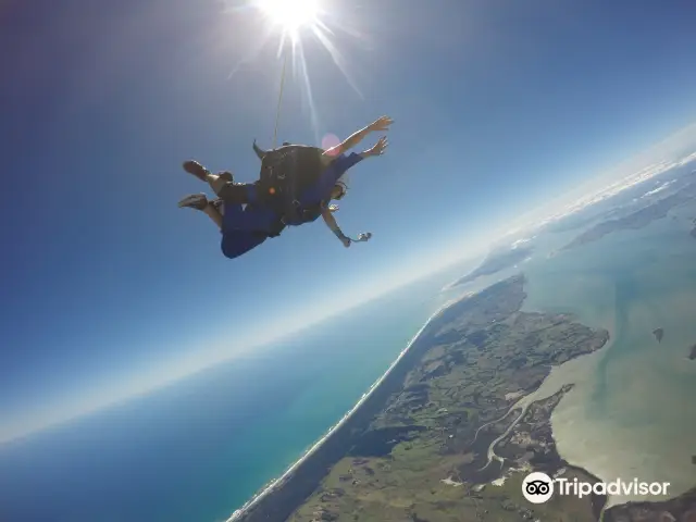 Skydiving in Auckland
