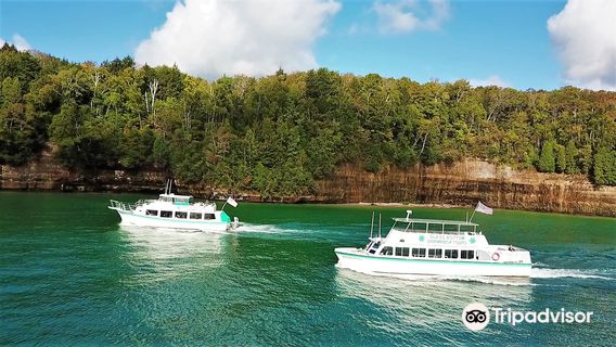 Glass Bottom Shipwreck Tours, Munising