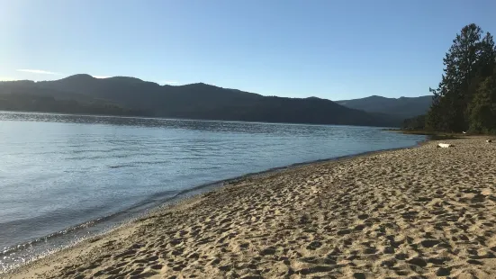 Porpoise Bay Provincial Park