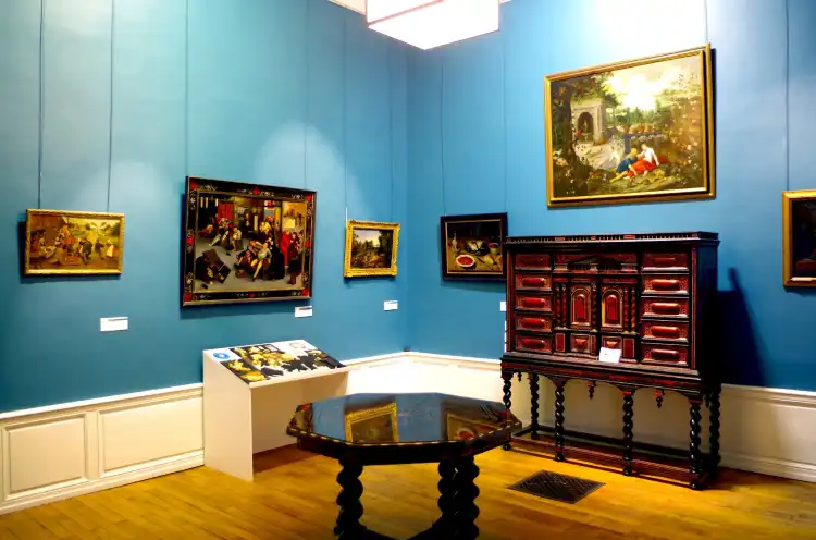 Hotel Sandelin Museum 주변 호텔