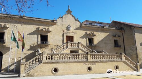 Convento de los Capuchinos / Biblioteca Municipal