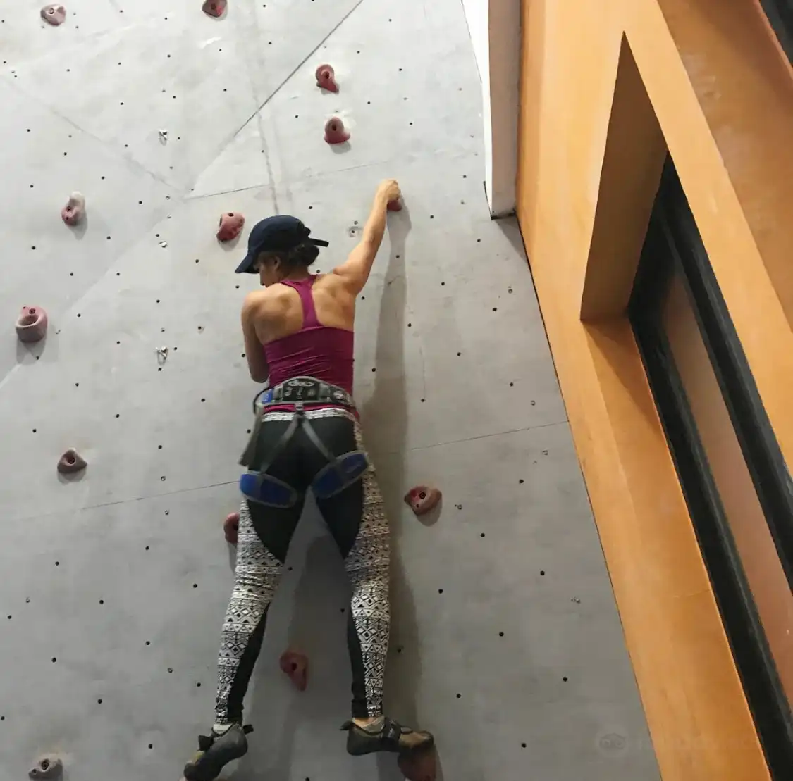 Hotel dekat Peak To Peak Indoor Climbing Gym