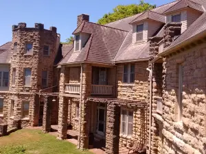 Bothwell Lodge State Historic Site