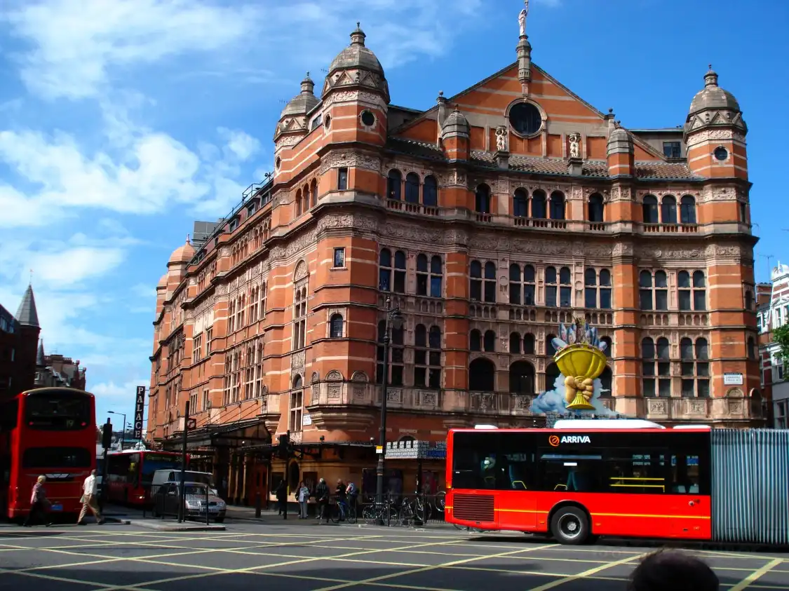 Hotels near Palace Theatre