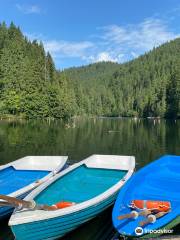 Lago Rojo