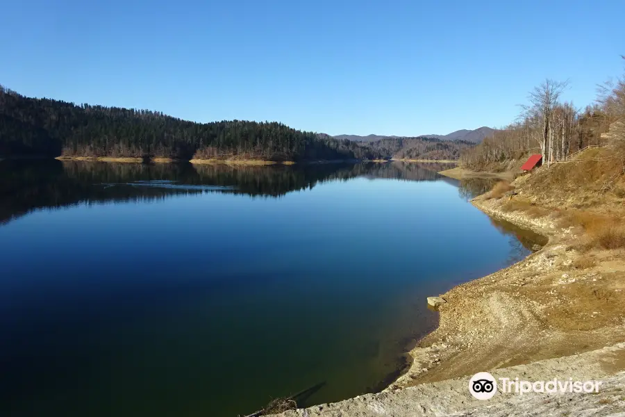 Lokvarsko jezero