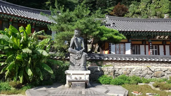 Cheongnyangsa Temple