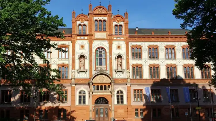 Hotel dekat University of Rostock