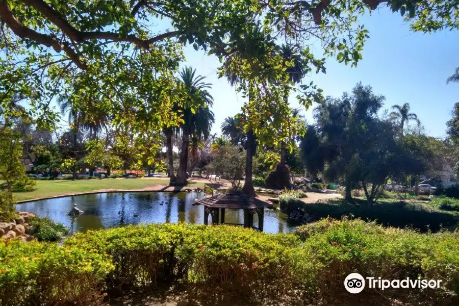 Alice Keck Park Memorial Garden