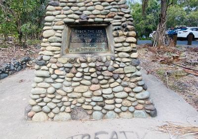 Lieutenant James Cook Monument Cairn