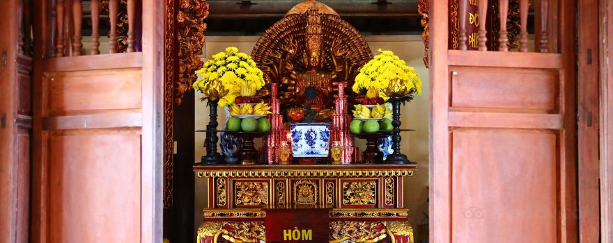 Van Son Pagoda