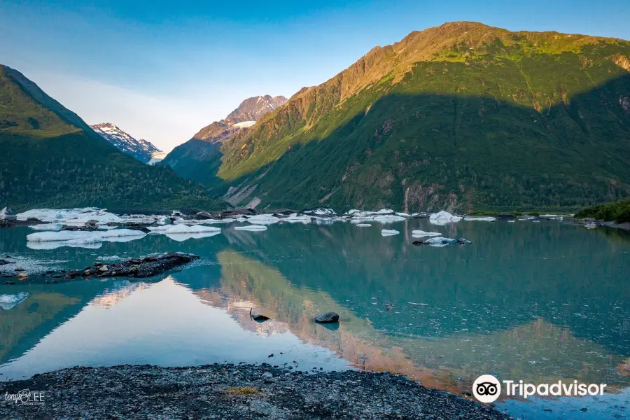 Valdez Glacier Lake