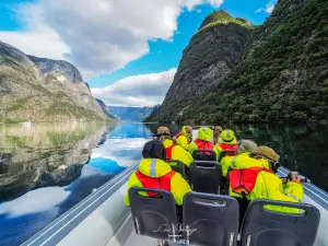 FjordSafari - Flam Guide Service AS