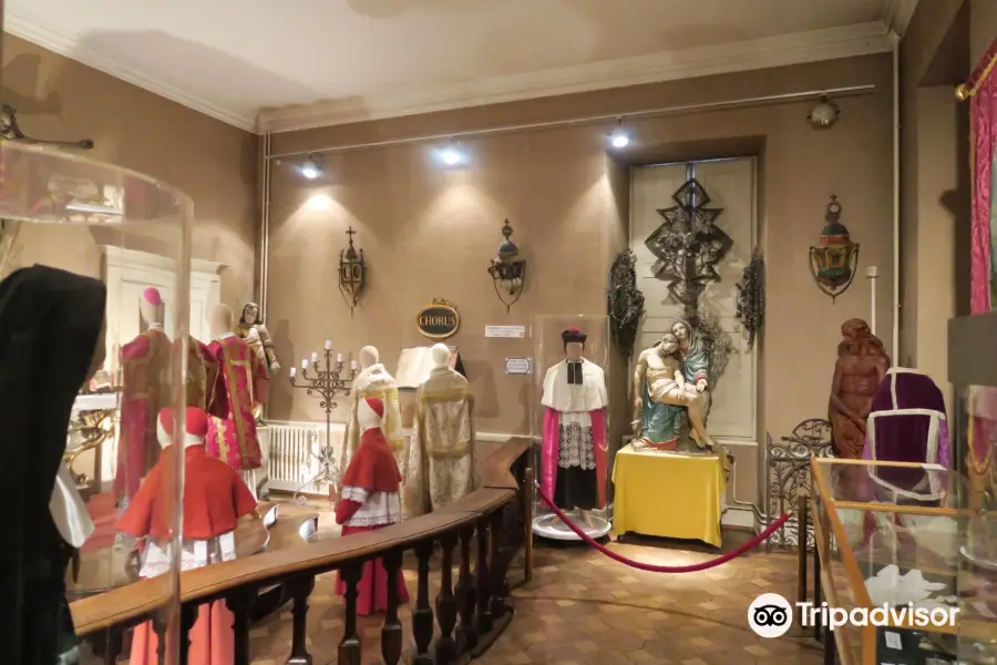 Musee des costumes et des traditions populaires