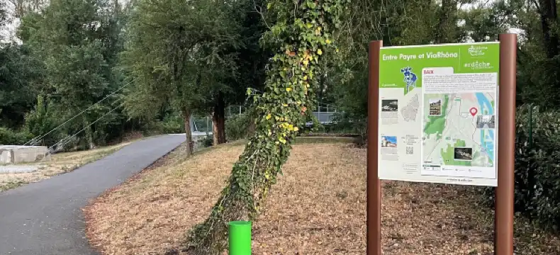 勒普贊宜必思住宿