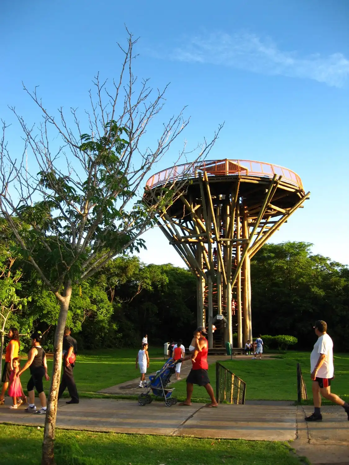Hotels near Mae Bonifacia Park