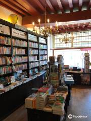 Bookstore H. de Vries Books